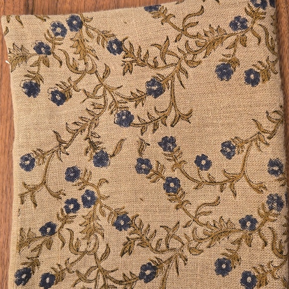 Beautiful Linen Accent Pillow cover - Picture 7 of 8